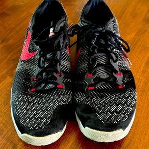 Nike Air Max Typha Tennis Shoes